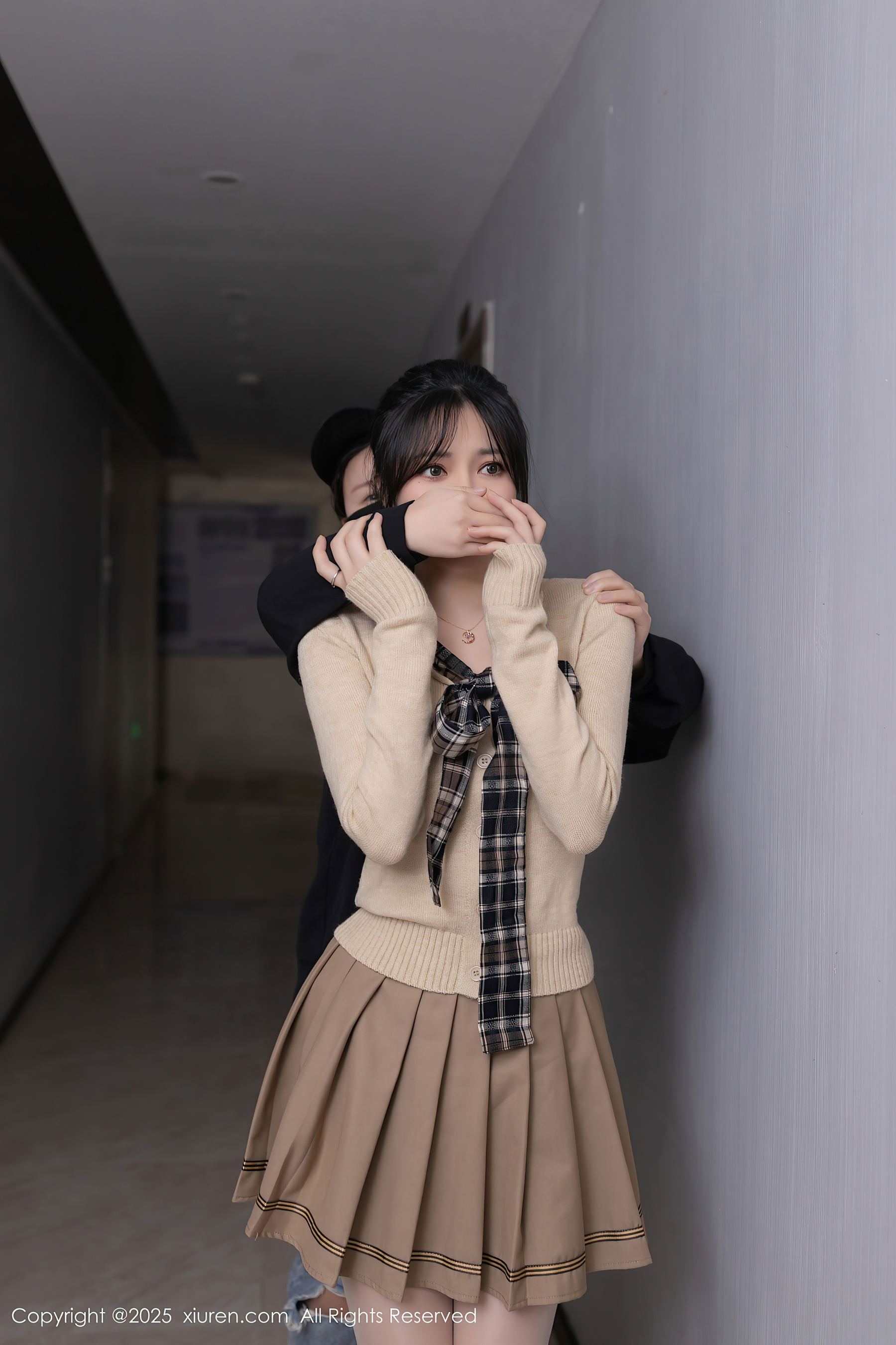 [XiuRen秀人网] No.9988 鱼子酱Fish 丝袜美腿_秀人网